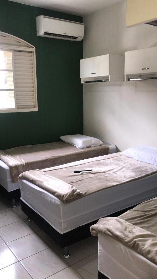 Hostel Office- Hospedagem Climatizada Quartos E Apartamentos Privativos Эстрема Экстерьер фото