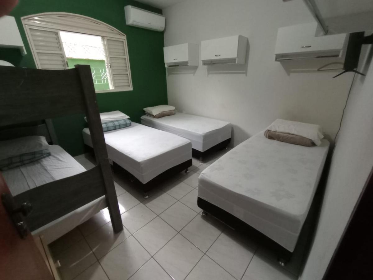 Hostel Office- Hospedagem Climatizada Quartos E Apartamentos Privativos Эстрема Экстерьер фото